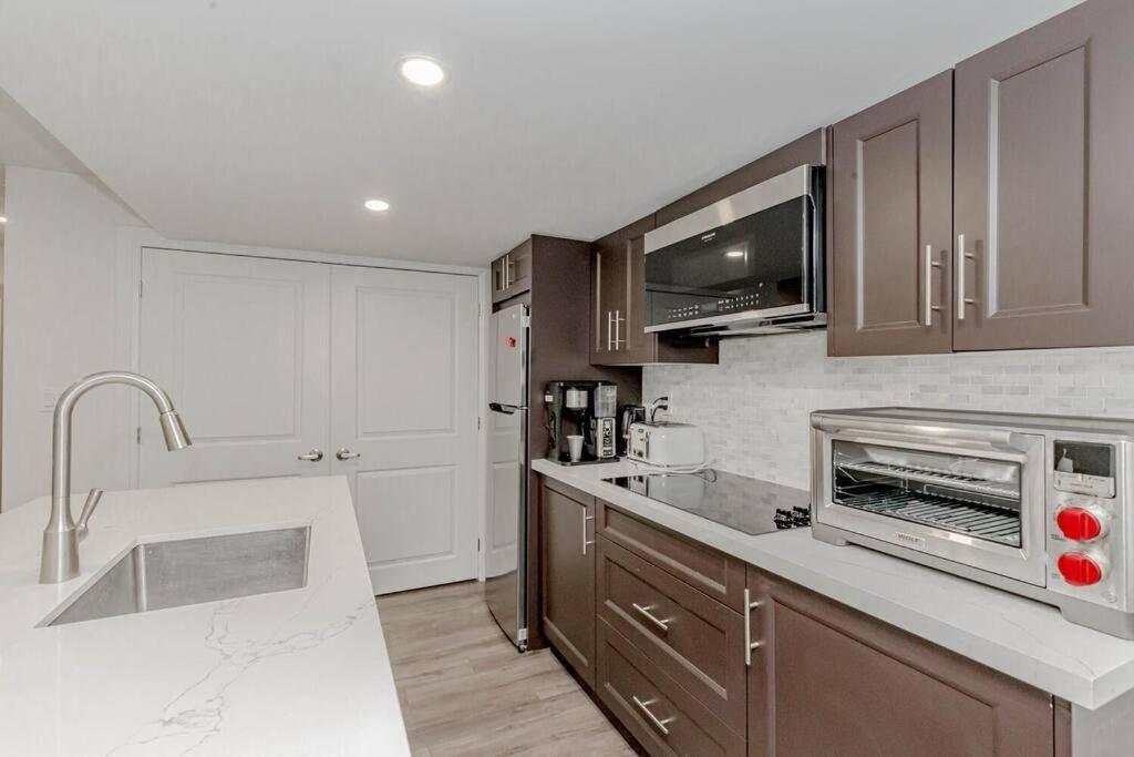 Luxury Basement Apartment In Oakville Zewnętrze zdjęcie