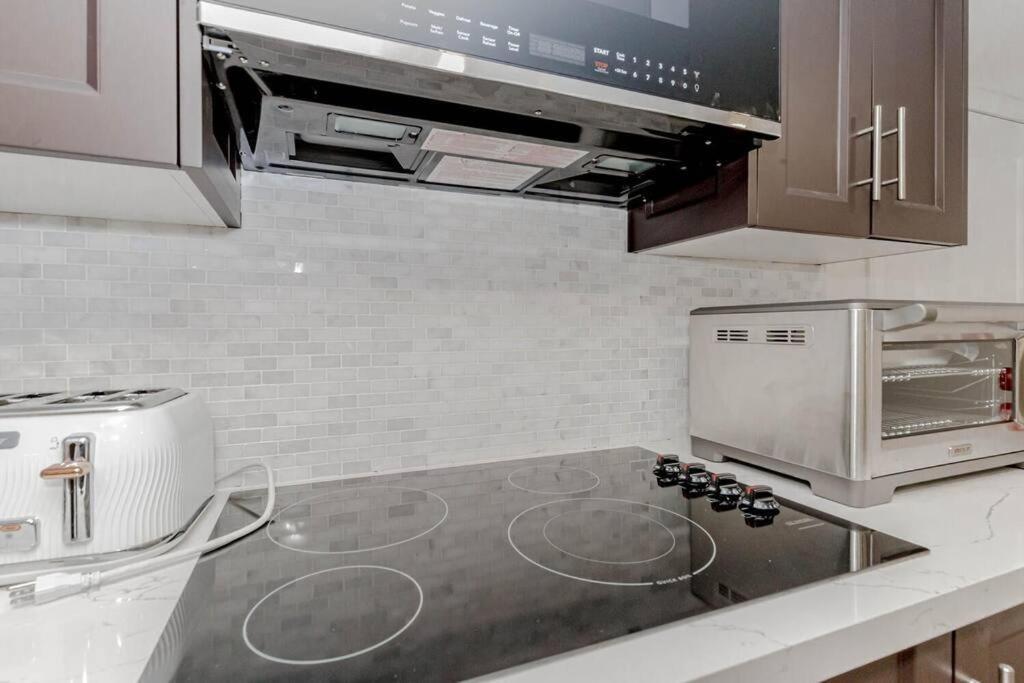Luxury Basement Apartment In Oakville Zewnętrze zdjęcie