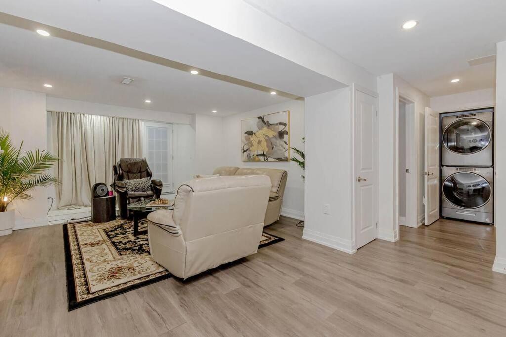 Luxury Basement Apartment In Oakville Zewnętrze zdjęcie