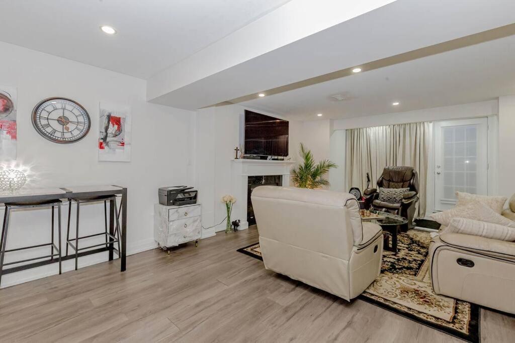 Luxury Basement Apartment In Oakville Zewnętrze zdjęcie